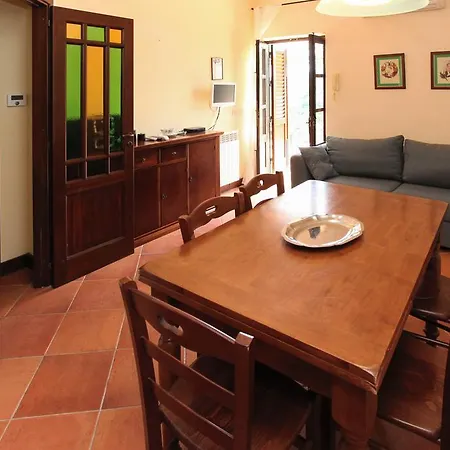 Eleanto Apartment