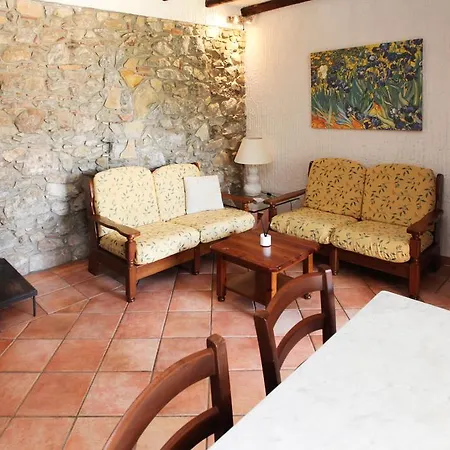 Eleanto Apartment *