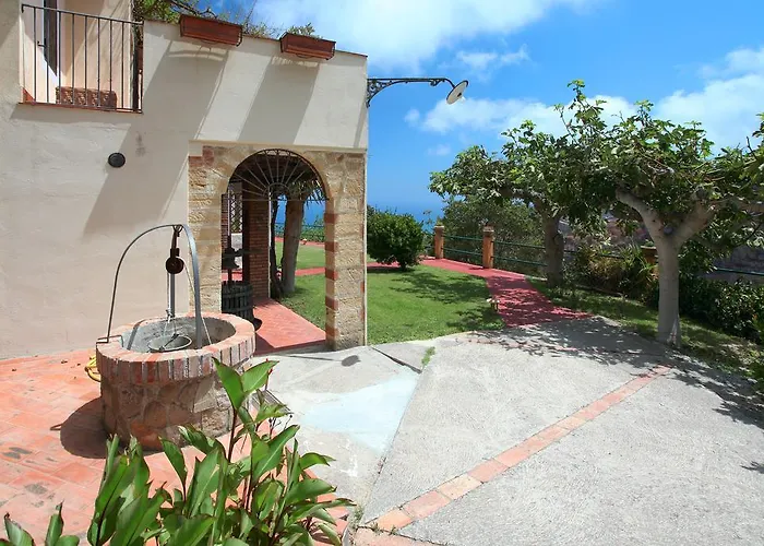 伊林托公寓式酒店 *